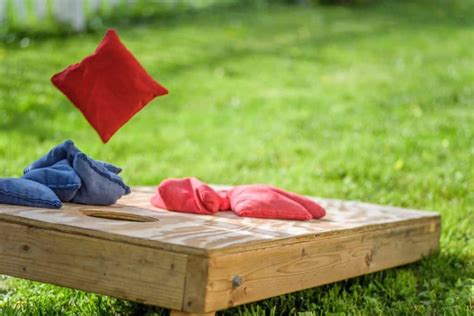 Mastering the Art of Cornhole Bag Throwing 